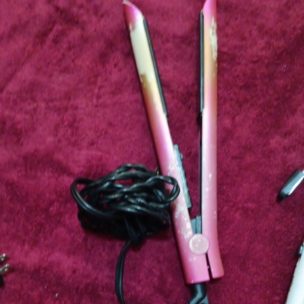 Gold and Black Curling Iron - Picture 8 of 15